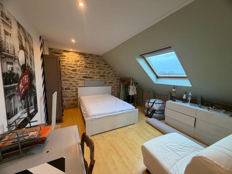 Maison - 220 m² - 9 pièces