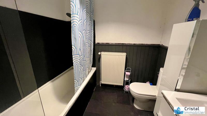 Maison - 172 m² - 9 pièces