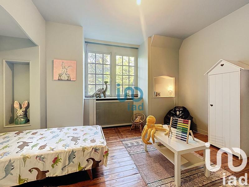 Maison - 280 m² - 10 pièces