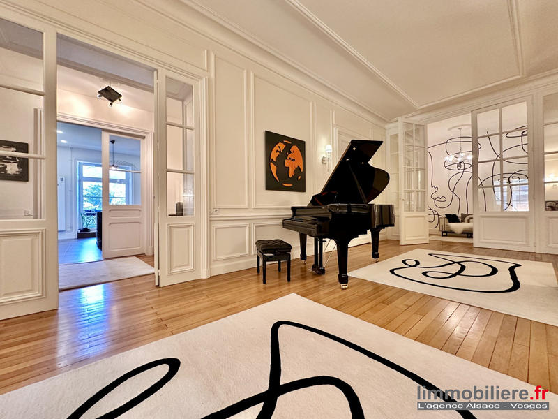 Appartement - 322 m² - 8 pièces