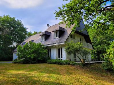 Maison - 170 m² - 7 pièces