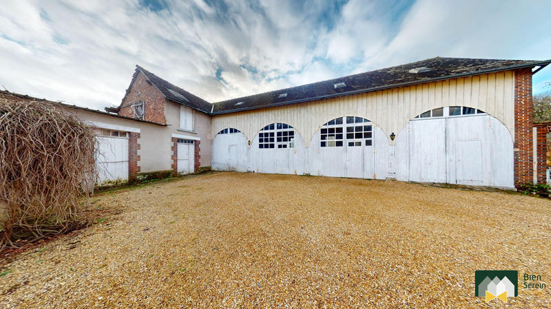 Maison - 247 m² - 8 pièces