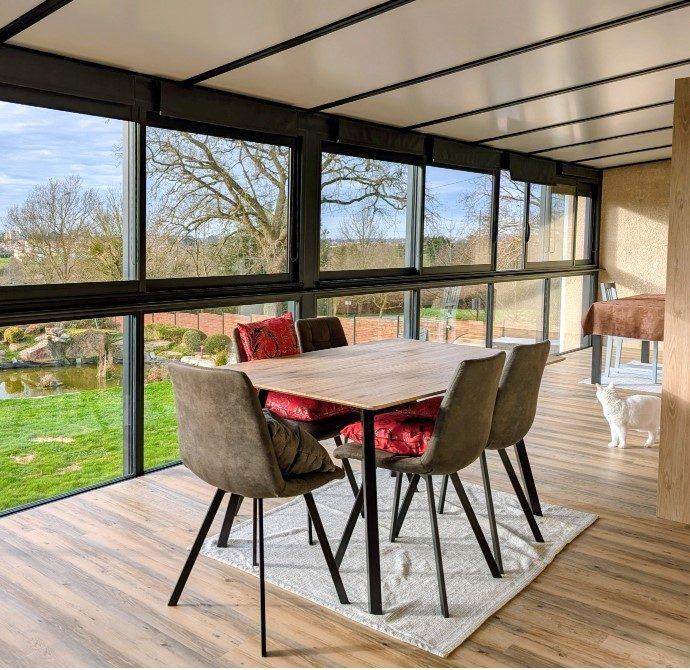 Maison - 330 m² - 11 pièces