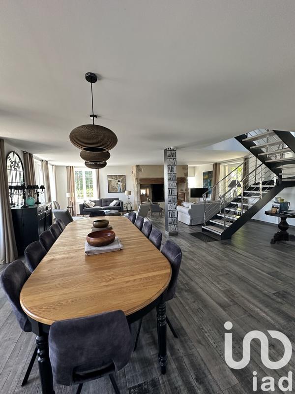 Maison - 227 m² - 9 pièces