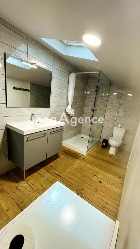 Maison jumelée - 220 m² - 4 pièces