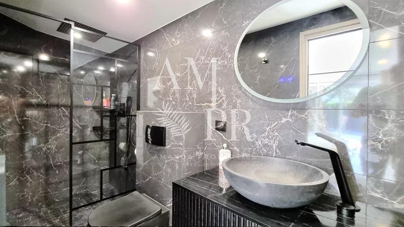 Maison de ville - 180 m² - 7 pièces