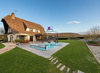 Maison - 204 m² - 7 pièces