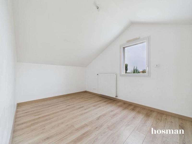 Maison - 96 m² - 4 pièces