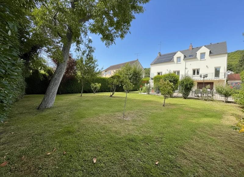 Maison - 213 m² - 6 pièces