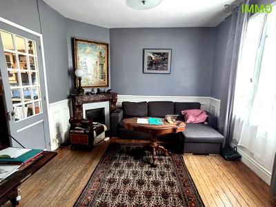 Maison - 95 m² - 5 pièces