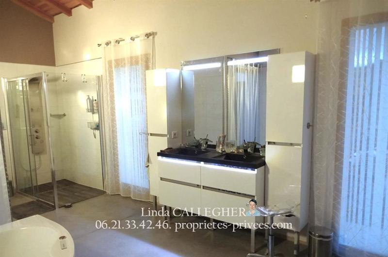 Villa - 222 m² - 5 pièces