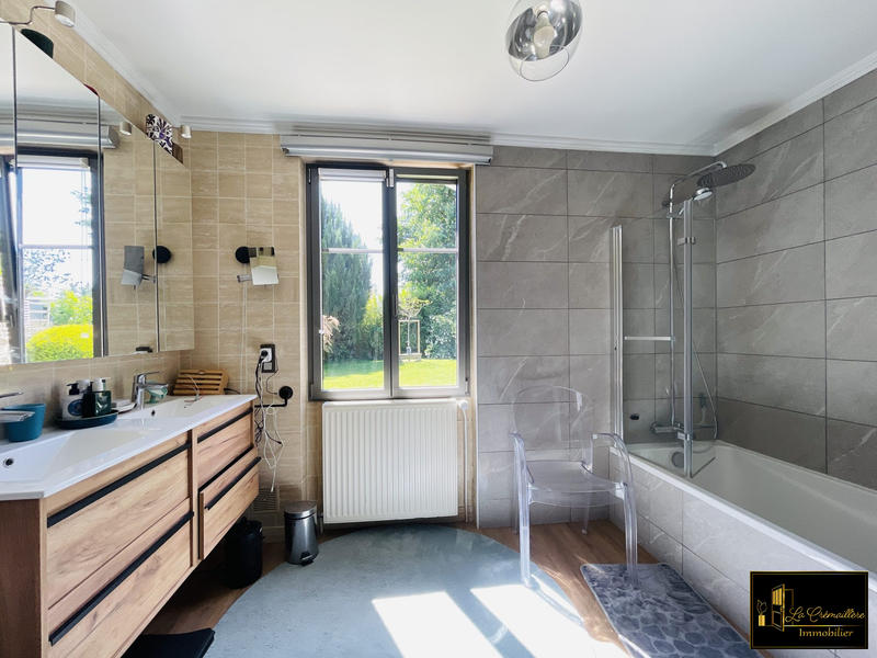 Maison ancienne - 268 m² - 11 pièces