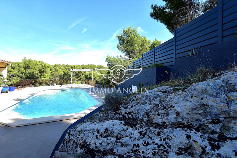 Villa - 206 m² - 9 pièces