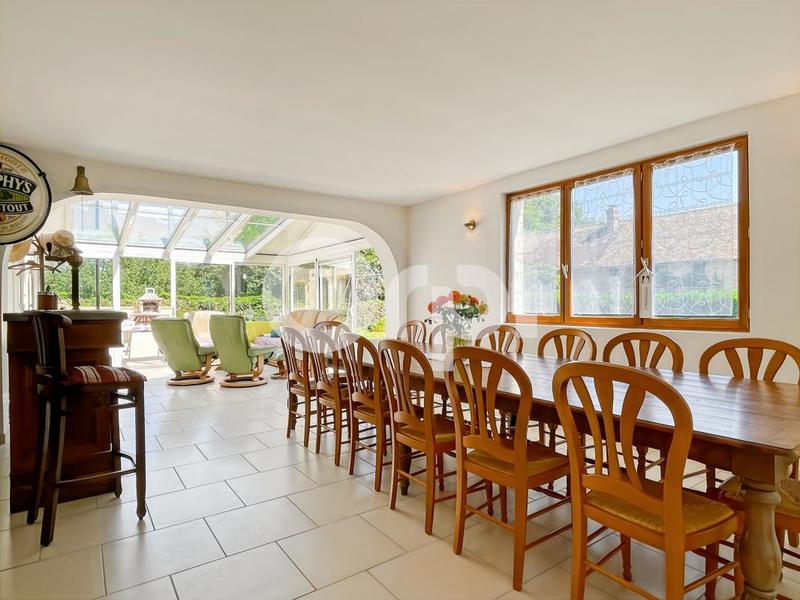 Maison - 308 m² - 9 pièces