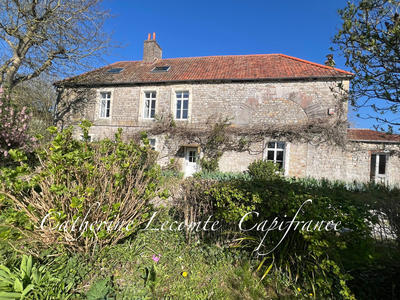 Maison - 285 m² - 10 pièces