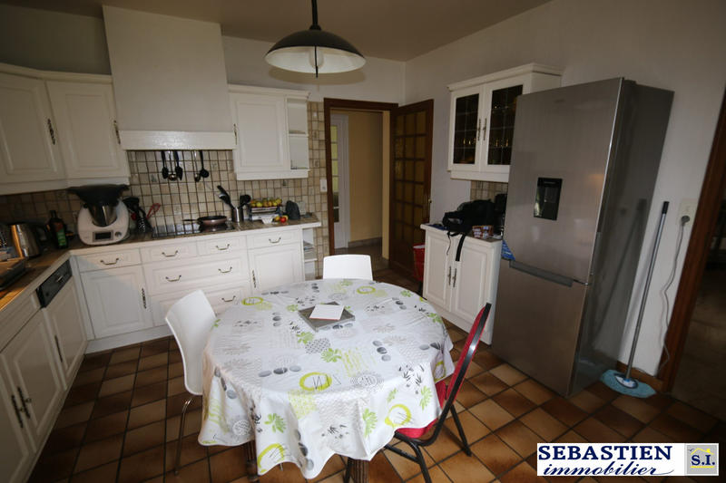 Maison traditionnelle - 239 m² - 11 pièces