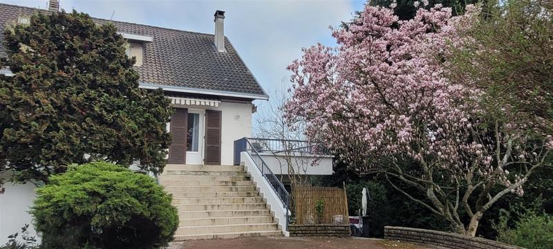 Appartement - 238 m² - 10 pièces