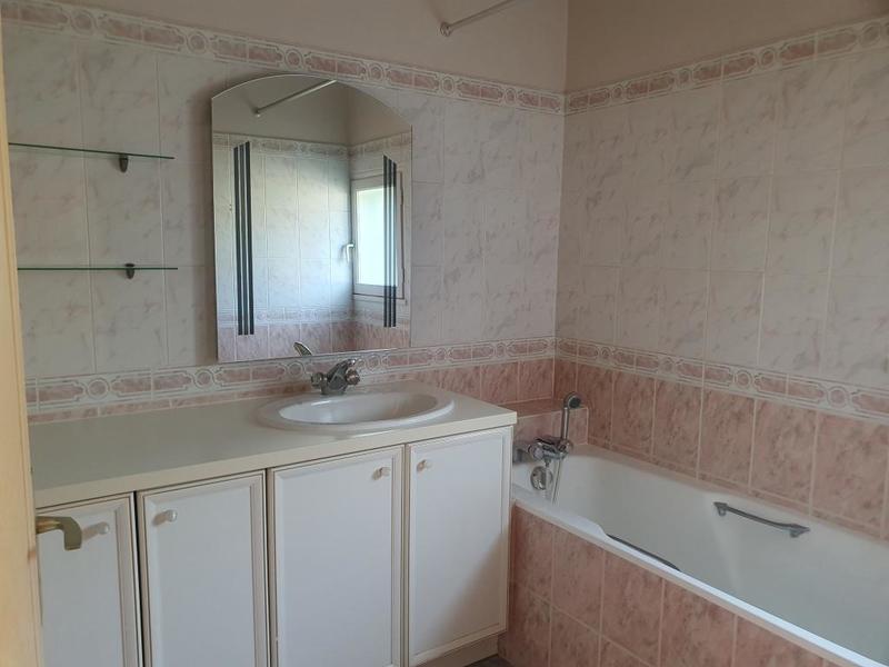 Appartement - 65 m² - 2 pièces