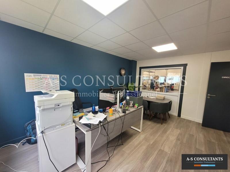 Local d'activité / Entrepôt - 780 m²