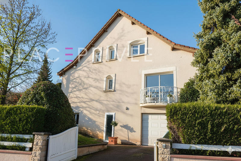 Maison - 295 m² - 7 pièces