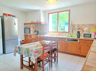 Maison traditionnelle - 157 m² - 6 pièces