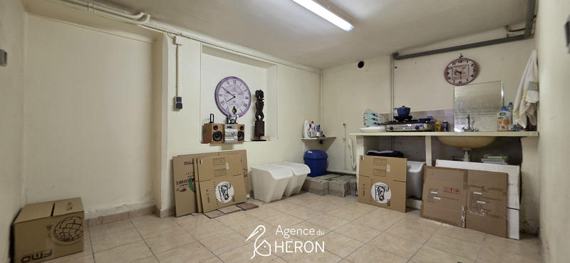 Maison - 240 m² - 9 pièces