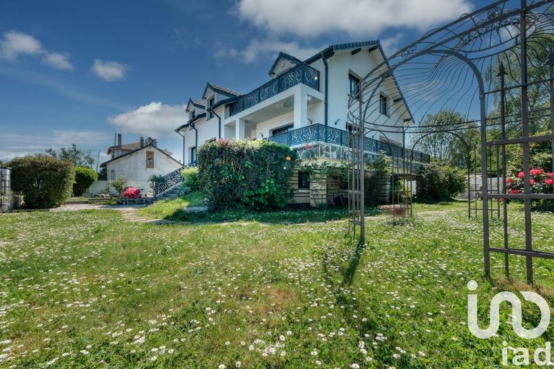 Maison de maîtres - 330 m² - 9 pièces