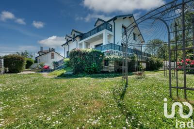 Maison de maîtres - 330 m² - 9 pièces