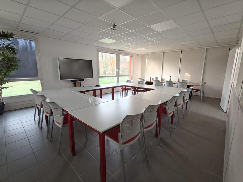 Bureau - 120 m² - 8 pièces