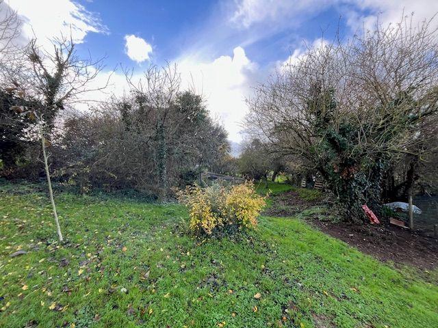 Terrain constructible - 1 200 m²