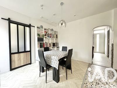 Maison - 99 m² - 5 pièces