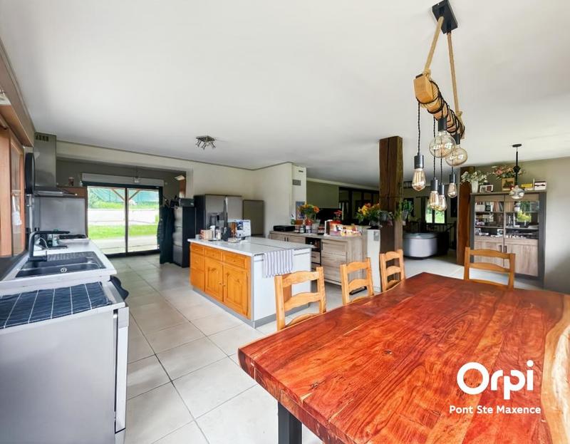 Maison - 186 m² - 6 pièces