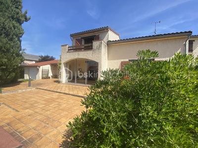 Maison - 191 m² - 7 pièces