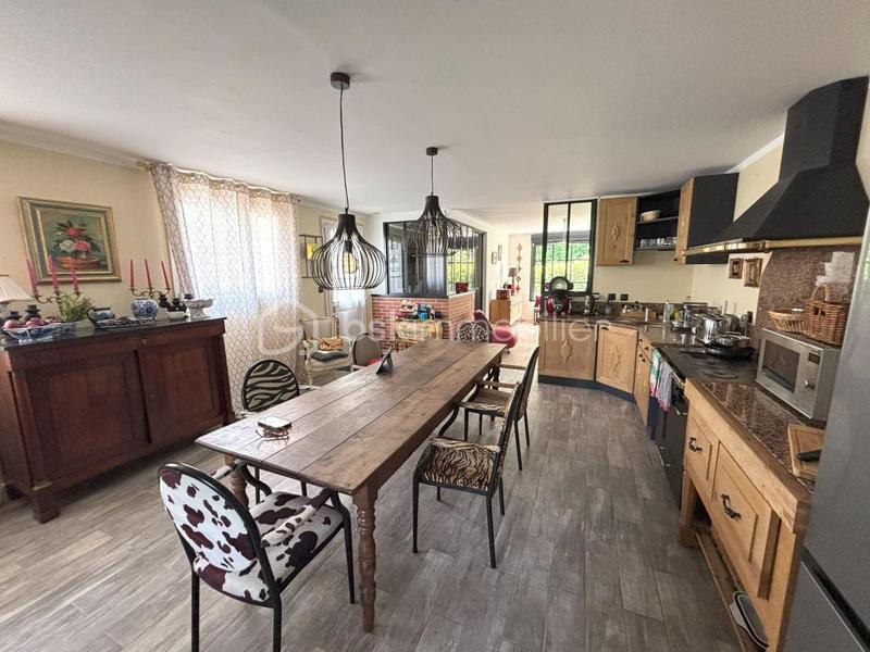 Maison - 200 m² - 6 pièces