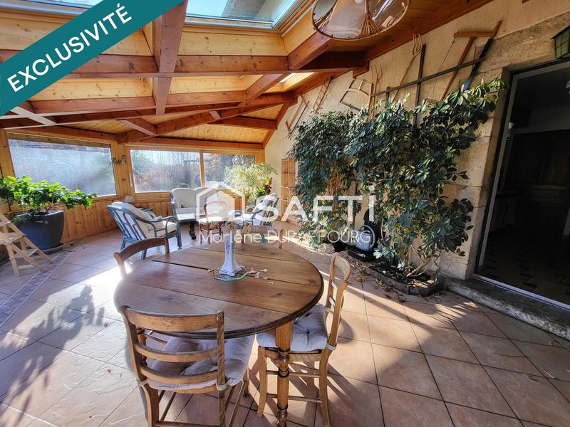 Maison - 275 m² - 10 pièces