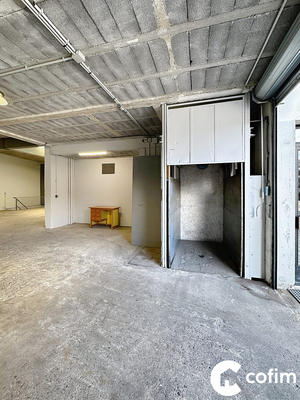Entrepôt - 674 m²