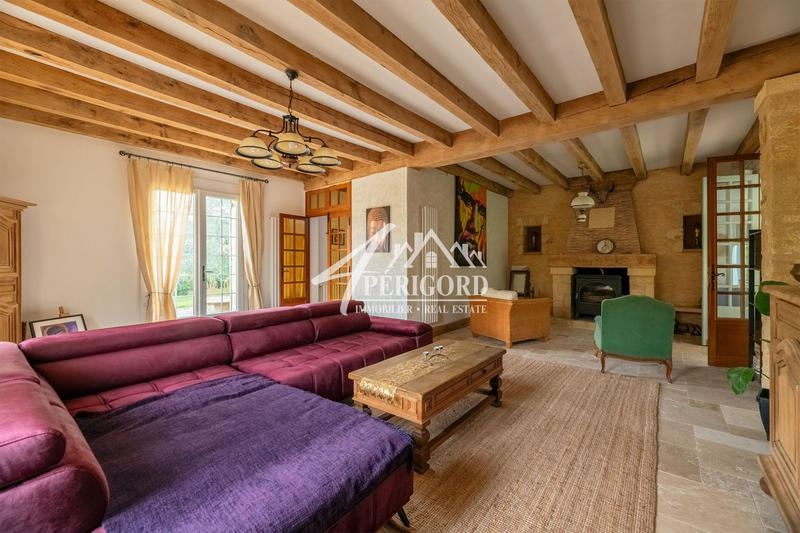 Maison traditionnelle - 227 m² - 10 pièces