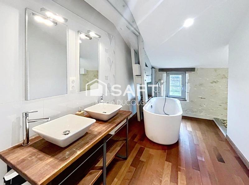 Maison - 371 m² - 9 pièces