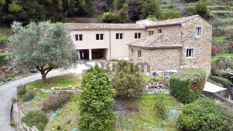 Mas - 220 m² - 5 pièces