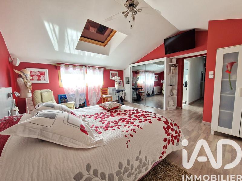 Maison - 208 m² - 6 pièces