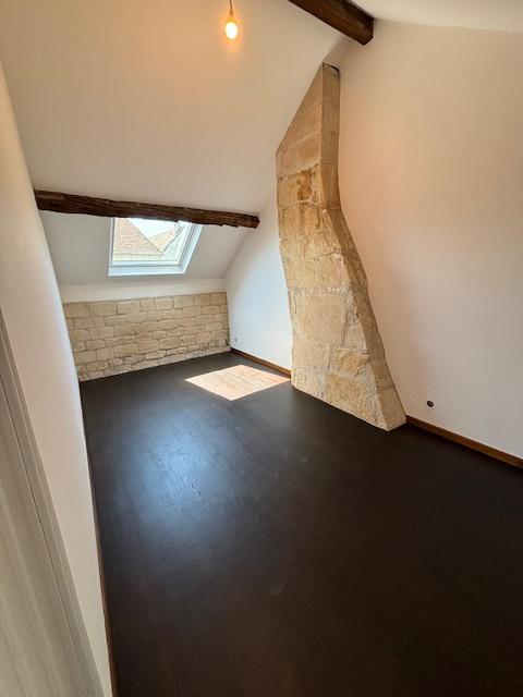 Maison en pierre - 74 m² - 4 pièces