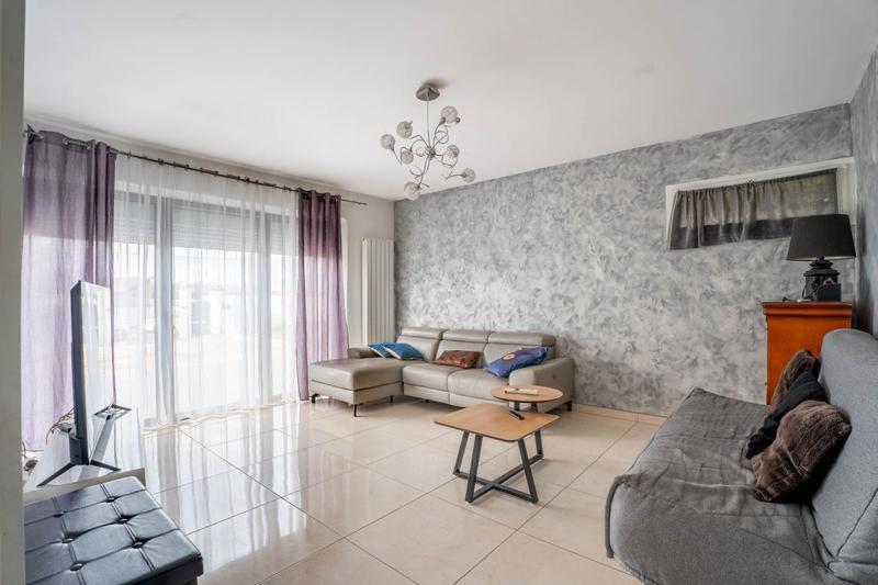 Maison - 210 m² - 8 pièces