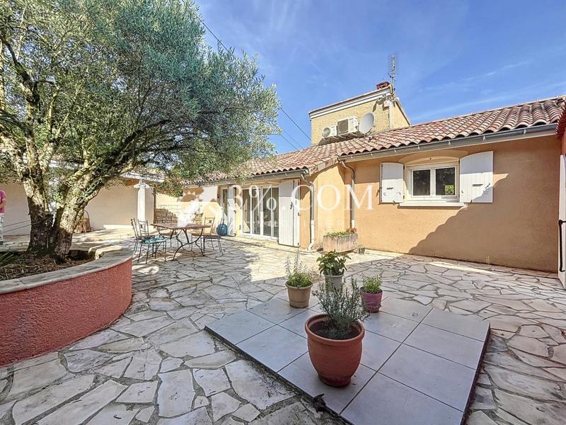 Maison - 182 m² - 8 pièces