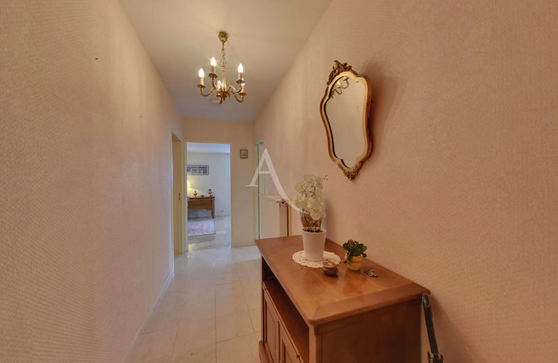 Appartement - 83 m² - 4 pièces