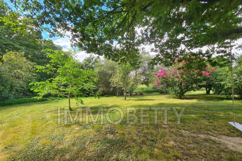 Maison - 225 m² - 8 pièces