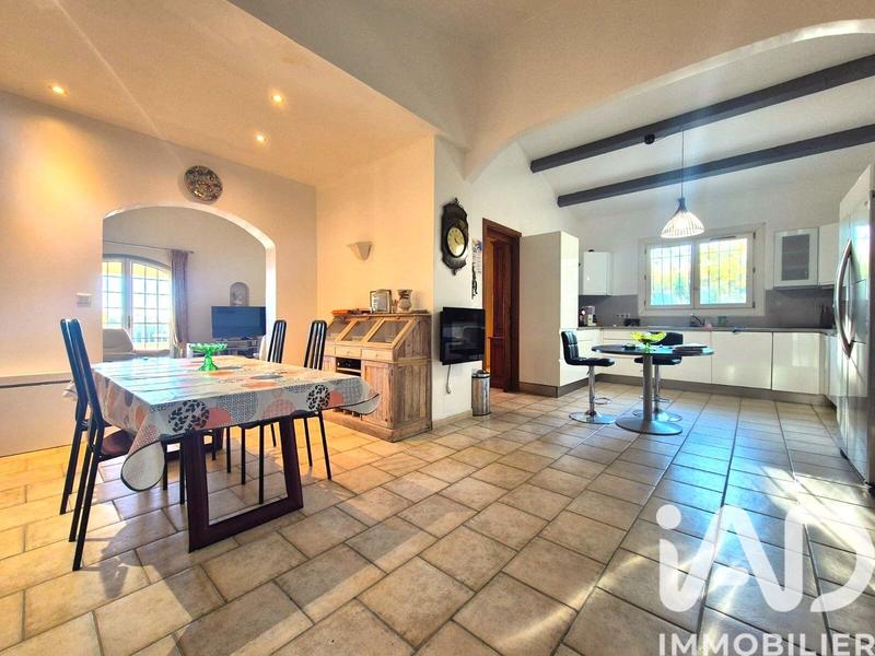 Maison - 332 m² - 10 pièces