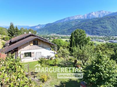 Maison - 225 m² - 8 pièces