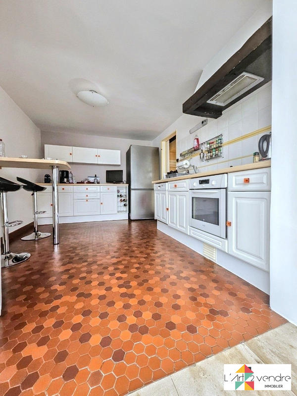 Maison - 185 m² - 6 pièces