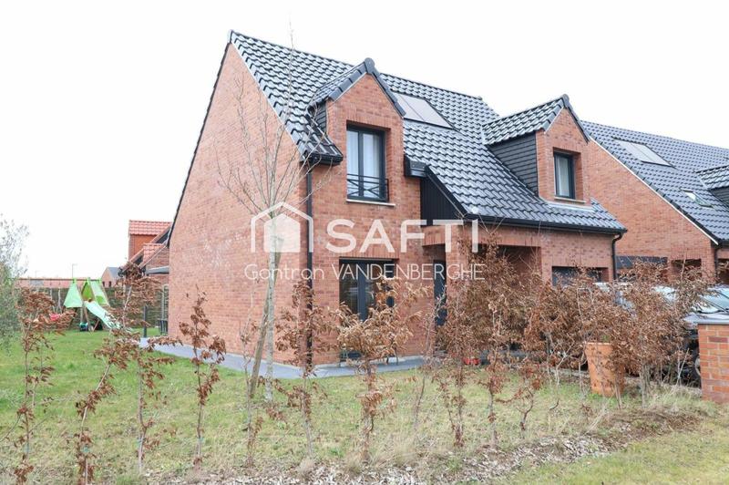 Maison - 95 m² - 5 pièces