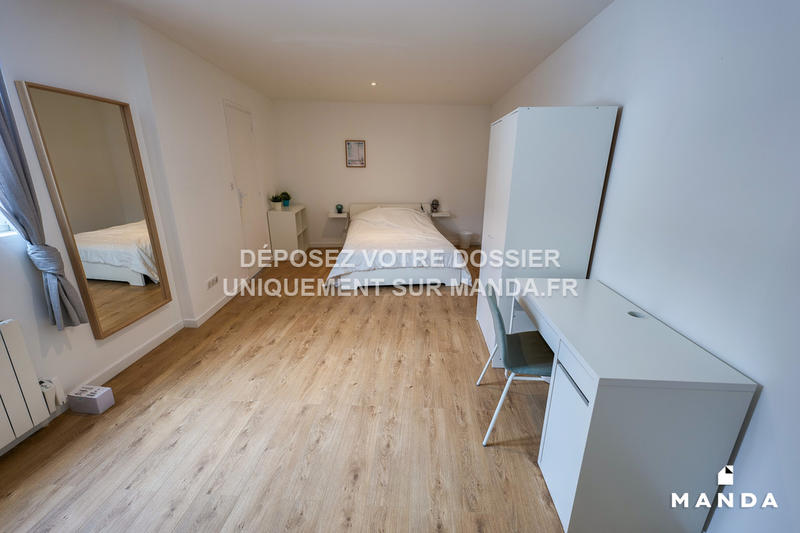 Chambre - 13 m² - 7 pièces